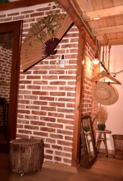 Relax Inn Korce Exterior photo