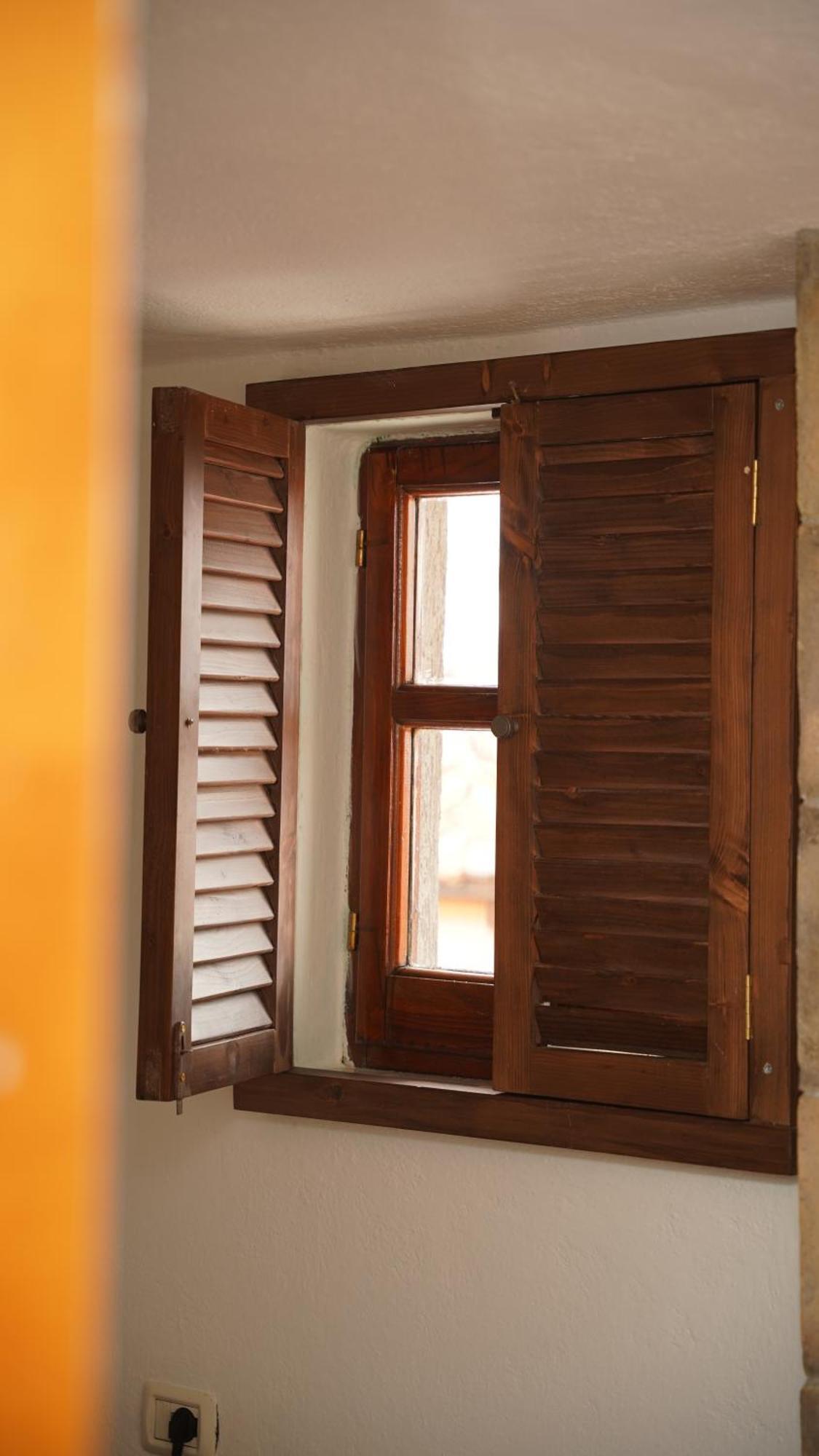 Relax Inn Korce Exterior photo