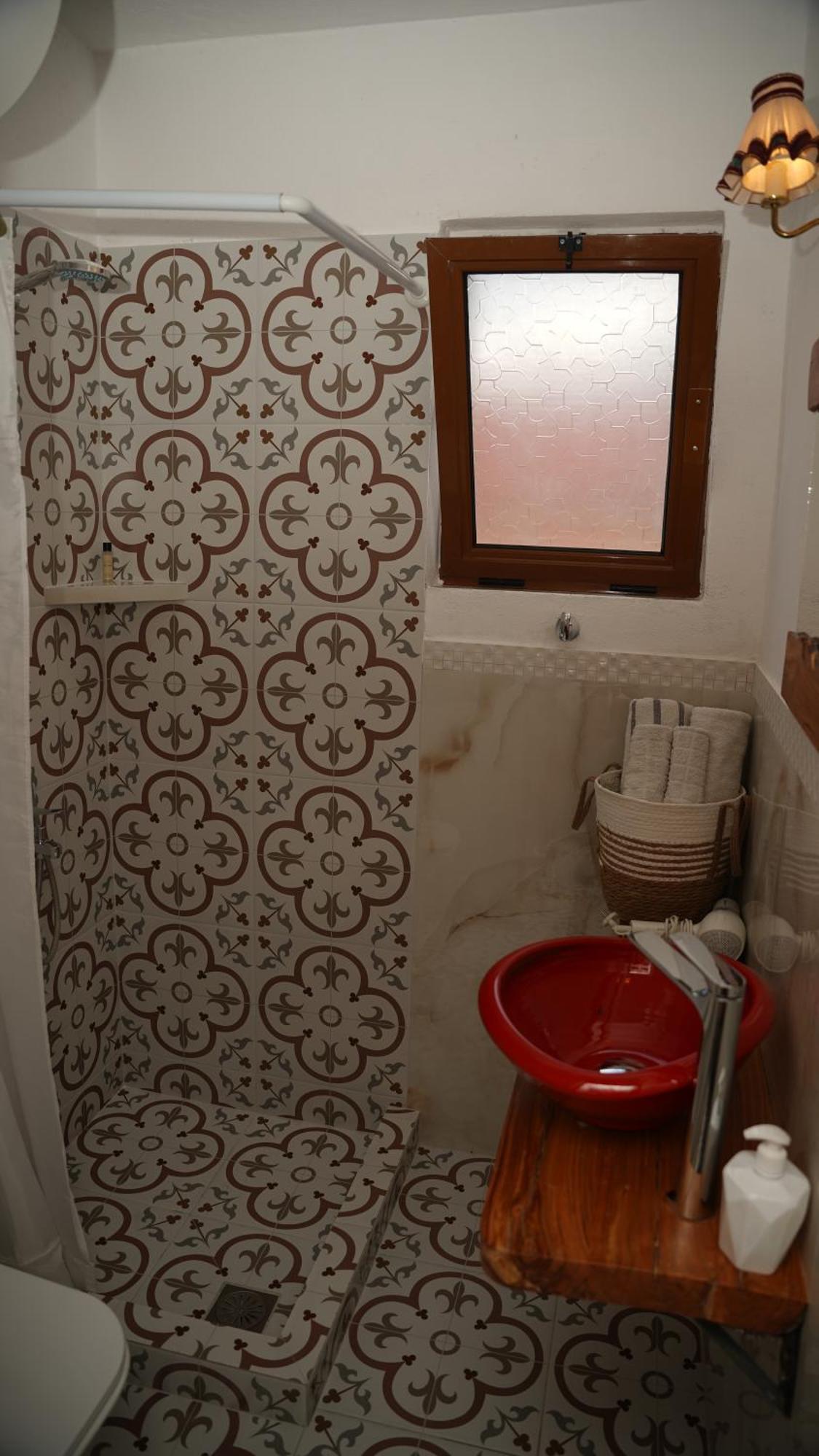 Relax Inn Korce Exterior photo