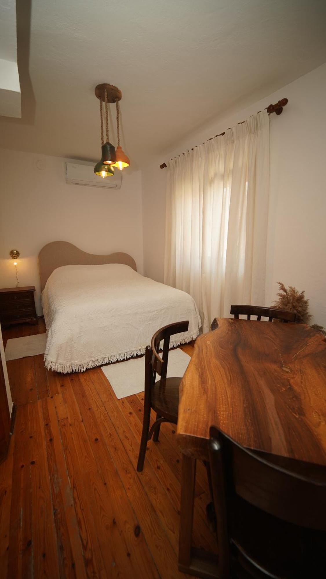Relax Inn Korce Exterior photo
